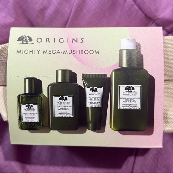Origins Mighty Mega-Mushroom 5-Pcs Skincare Set - Picture 2 of 7